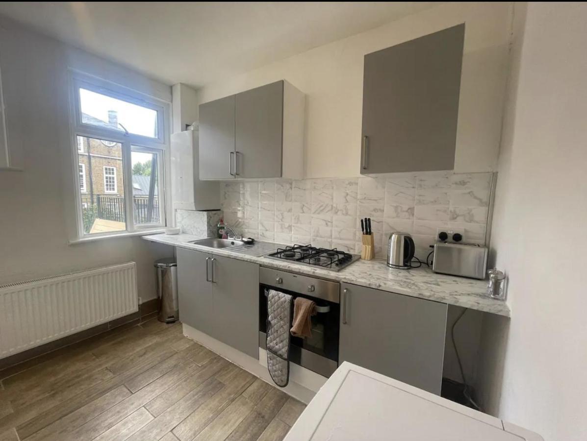 Апартаменты Charming 2 Bed Flat On Tower Bridge Лондон Экстерьер фото