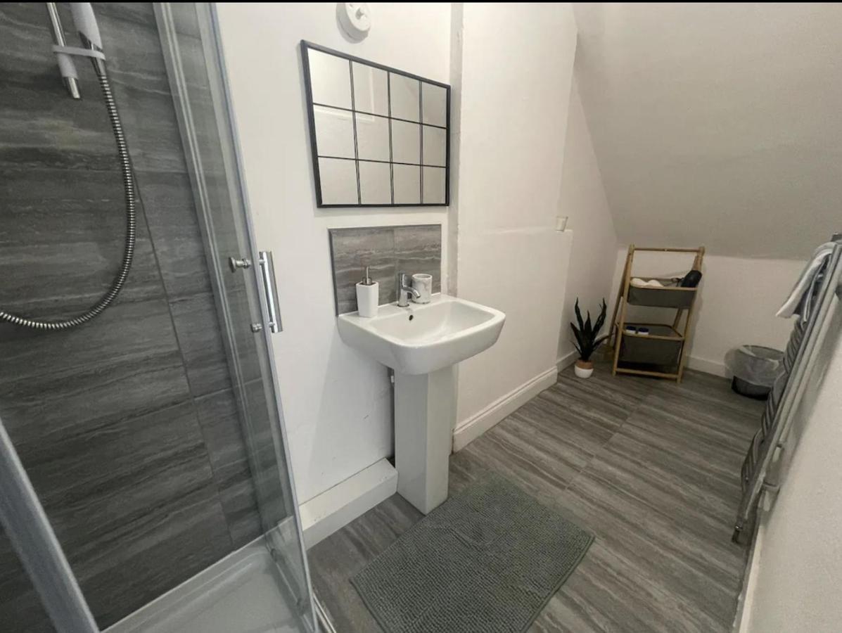 Апартаменты Charming 2 Bed Flat On Tower Bridge Лондон Экстерьер фото