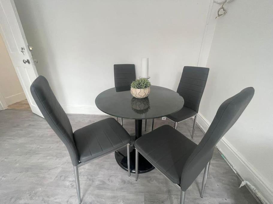 Апартаменты Charming 2 Bed Flat On Tower Bridge Лондон Экстерьер фото